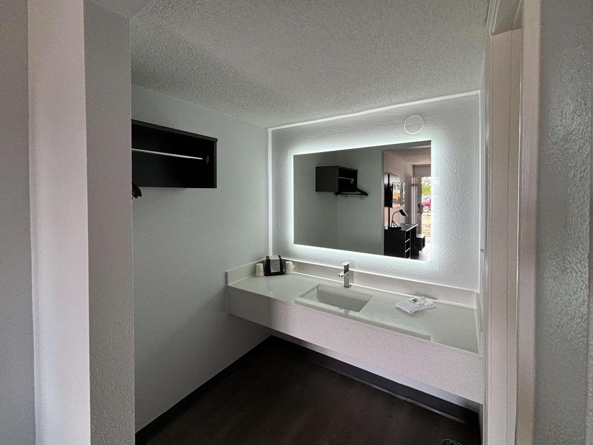 Motel 6 Richmond, Ky Eku Campus Area ภายนอก รูปภาพ