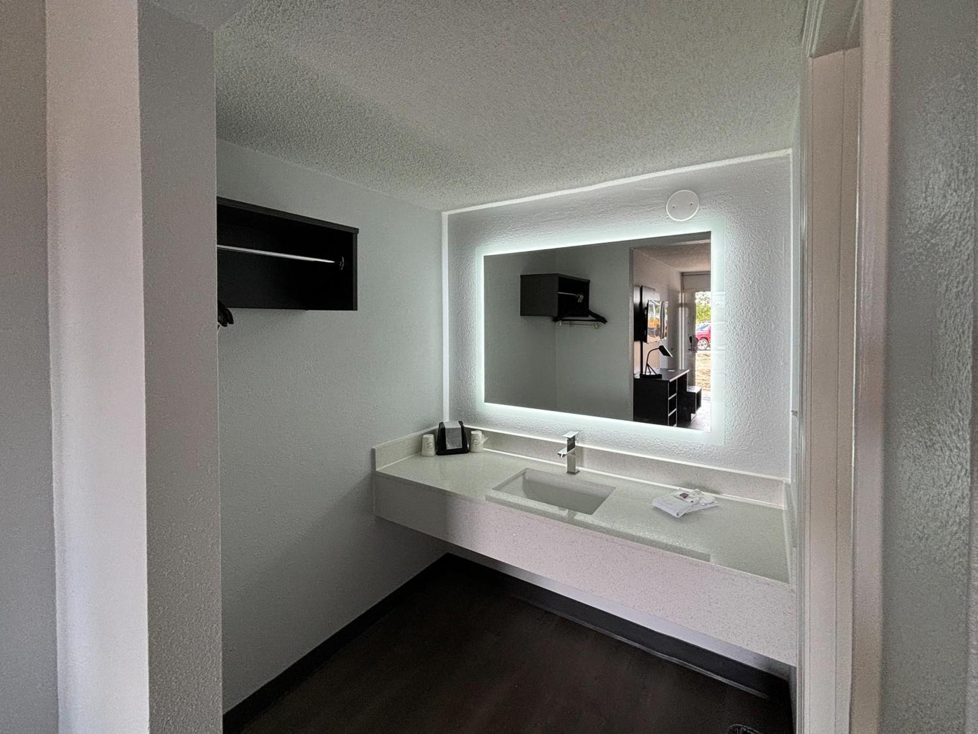 Motel 6 Richmond, Ky Eku Campus Area ภายนอก รูปภาพ