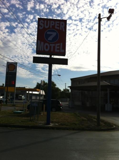 Super 7 Motel ริชมอนด์ ภายนอก รูปภาพ